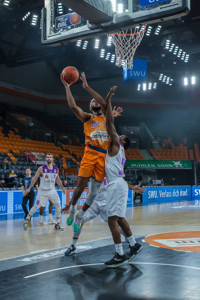 不仅要帮助 不仅要帮助