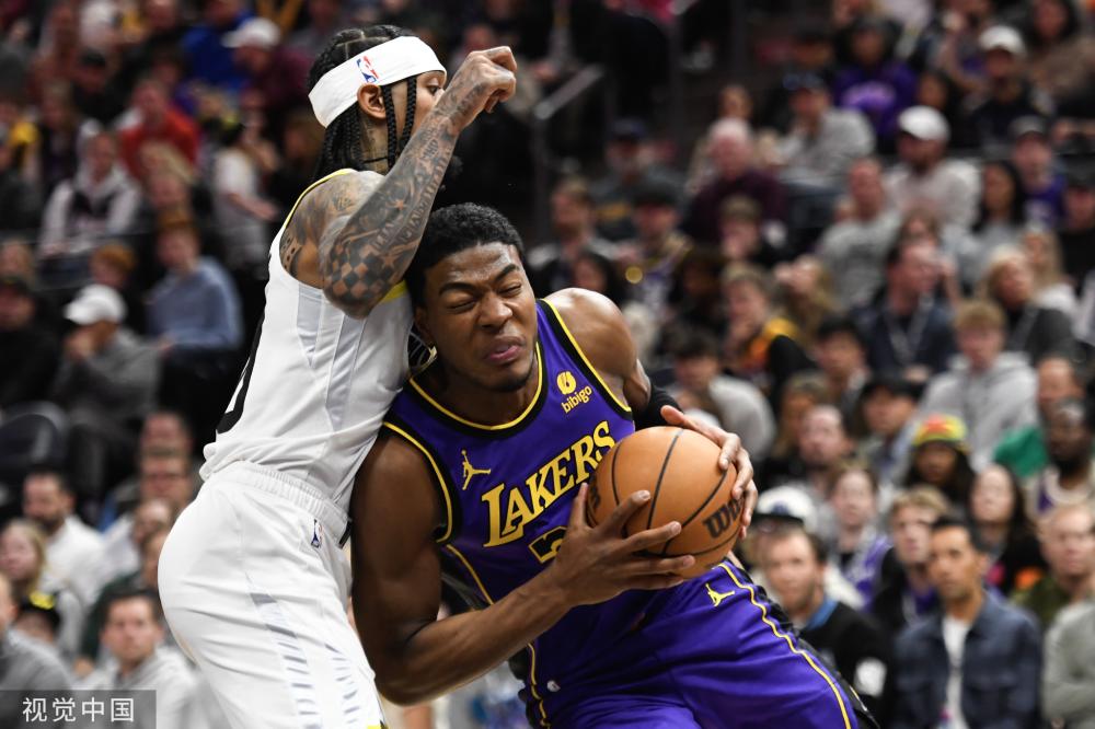 她反应迅速 她反应迅速